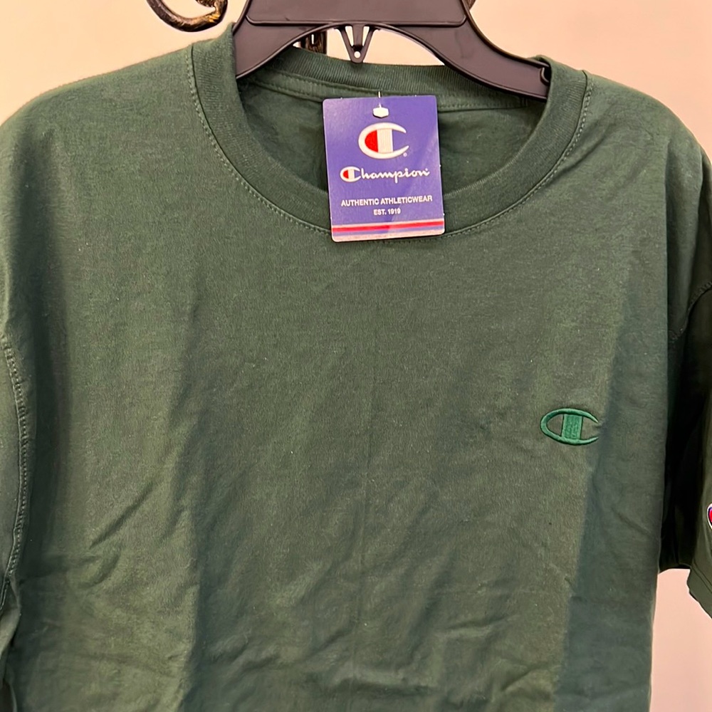New! Mens Champion tshirt (M)